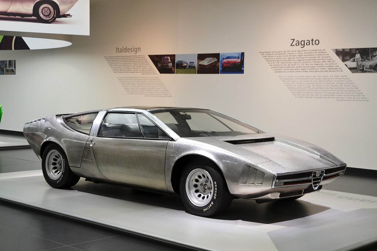 1200px-Iguana-33 stradale.jpg