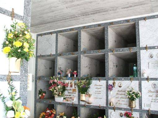 1223032405393_loculi-cimitero.jpg