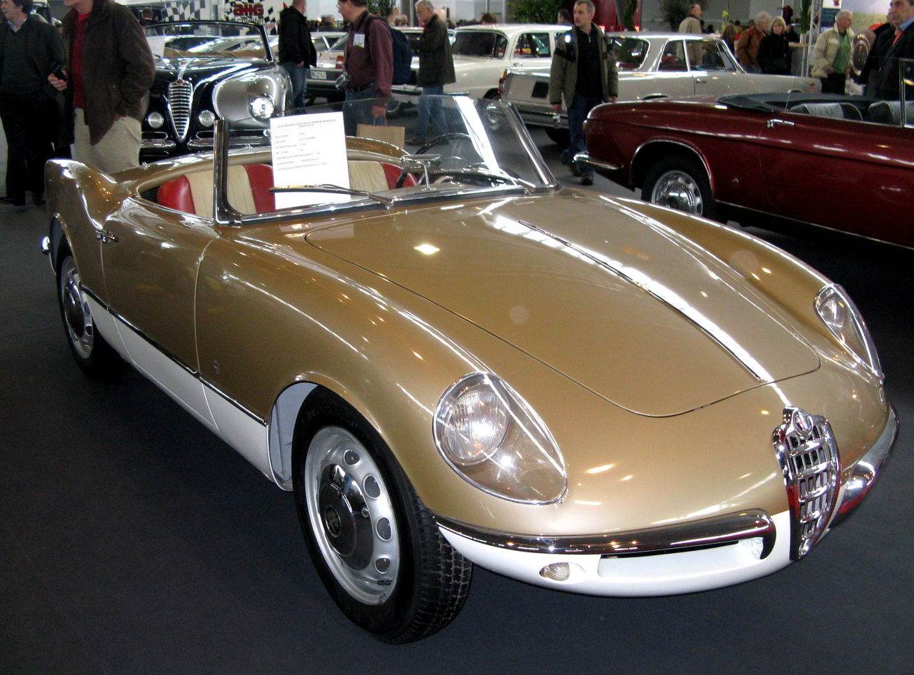 1280px-MHV_Alfa-Romeo_Giulietta_Spider_Bertone_Prototype_1956_01.jpg
