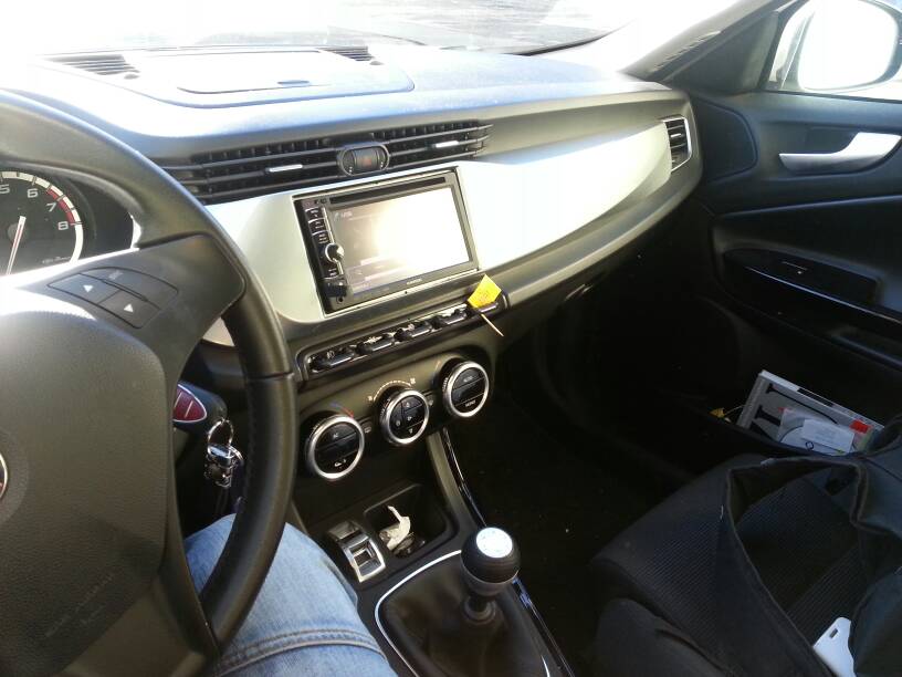 Sostituzione Stereo Originale Giulietta Con Pioneer Mvh Av180 Club Alfa Forum Alfa Romeo