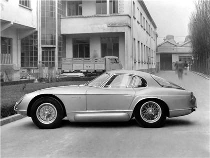 1954_Bertone_Alfa-Romeo_2000_Sportiva_Coupe_04.jpg