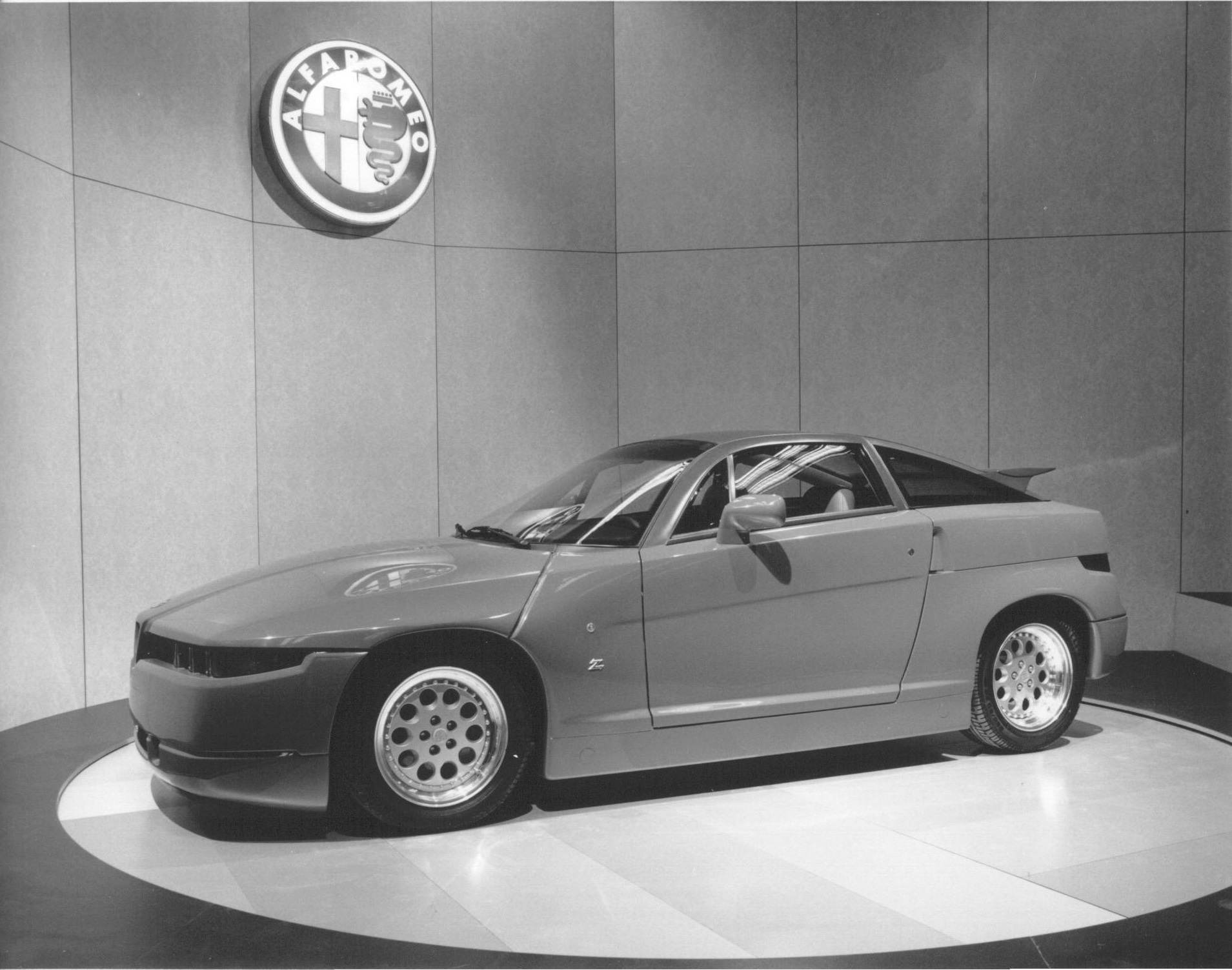 1989_Zagato_Alfa-Romeo_ES-30_01.jpg