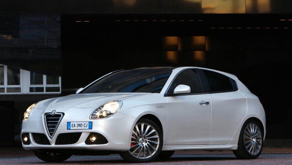 2010-Alfa-Romeo-Giulietta-terza-generazione.jpg