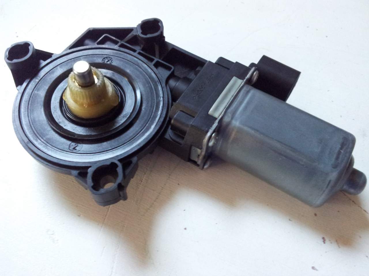 Alzacristallo Anteriore Sinistro Per Audi A6 C6 (2004-2011) Senza Motore – Ricambio Compatibile Con Numero OEM 4F0837461B