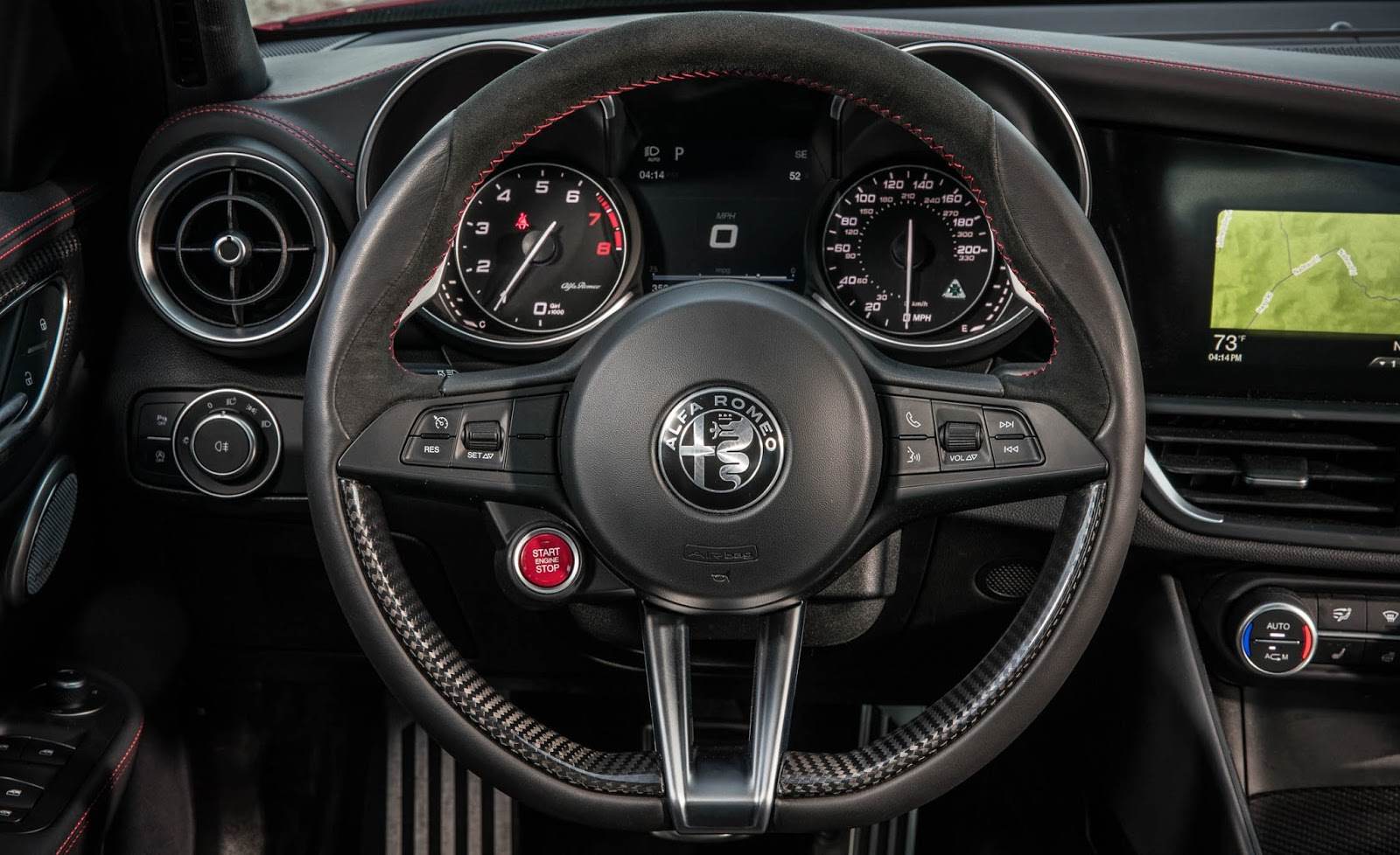 2017-Alfa-Romeo-Giulia-Quadrifoglio-interior-steering.jpg