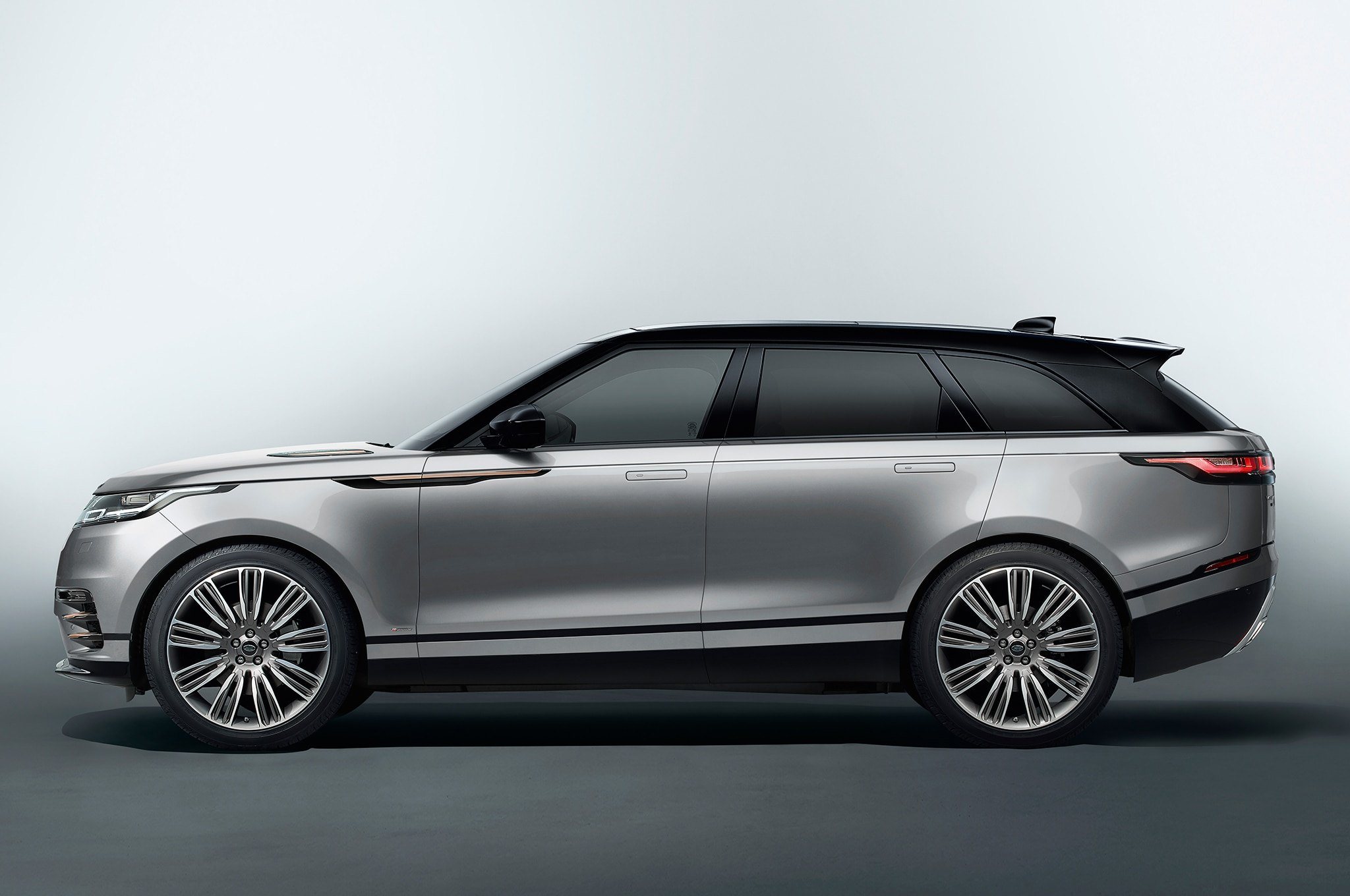 2018-Land-Rover-Range-Rover-Velar-side-profile.jpg