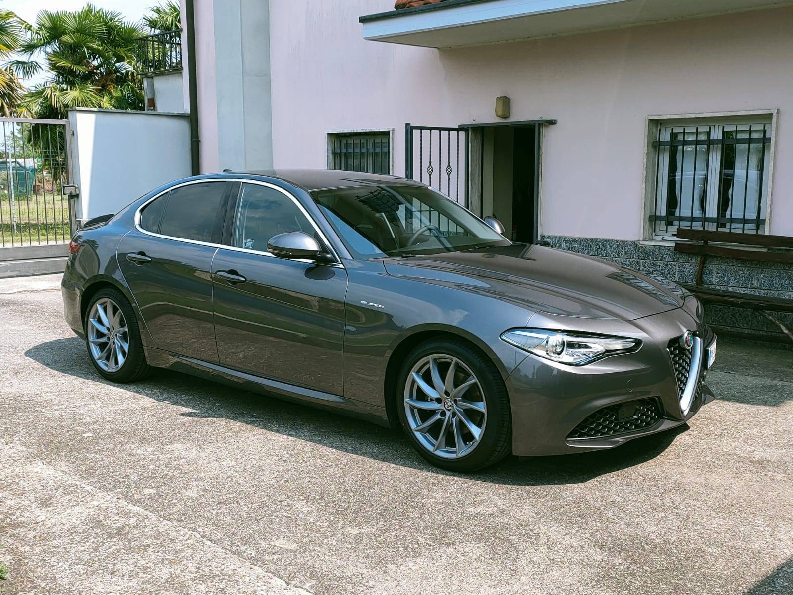 Alfa Romeo Giulia 2.0 benzina 200 cv Super Grigio Vesuvio MY 2017 (Va) -  ClubAlfa