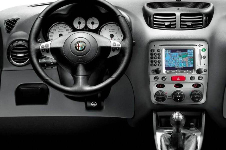 5-alfa-romeo-147-interni 1.9 JTD M-Jet 16V.jpg