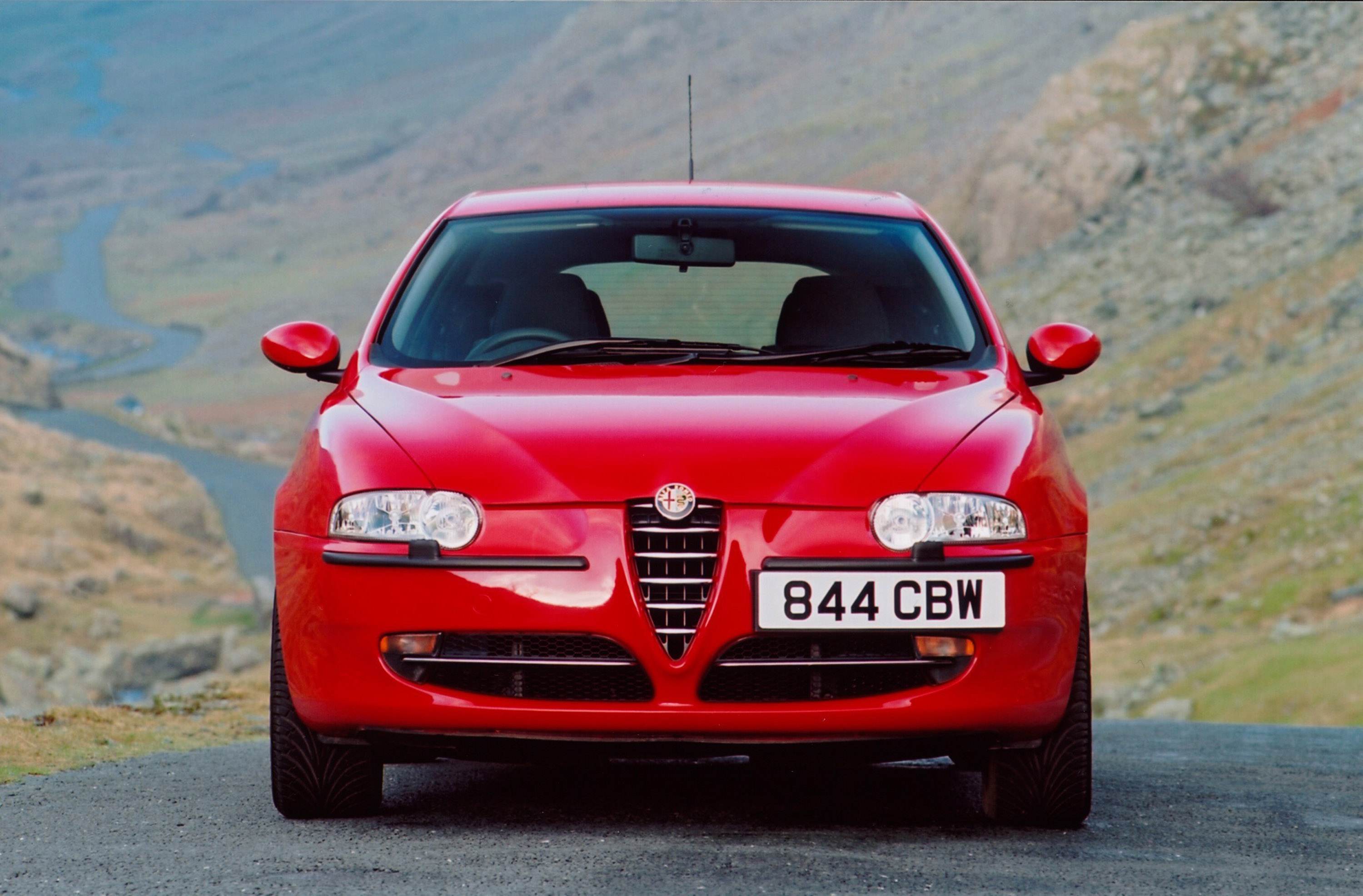 alfa-romeo-147-2004-05.jpg