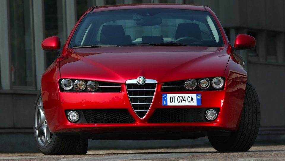 Alfa-Romeo-159-frontale 1750 Tbi 2010.jpg