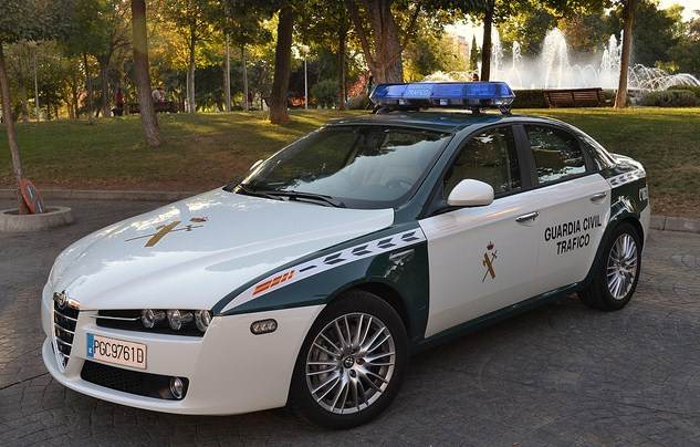 Alfa-romeo-159-Guardia-Civil-Tráfico.jpg