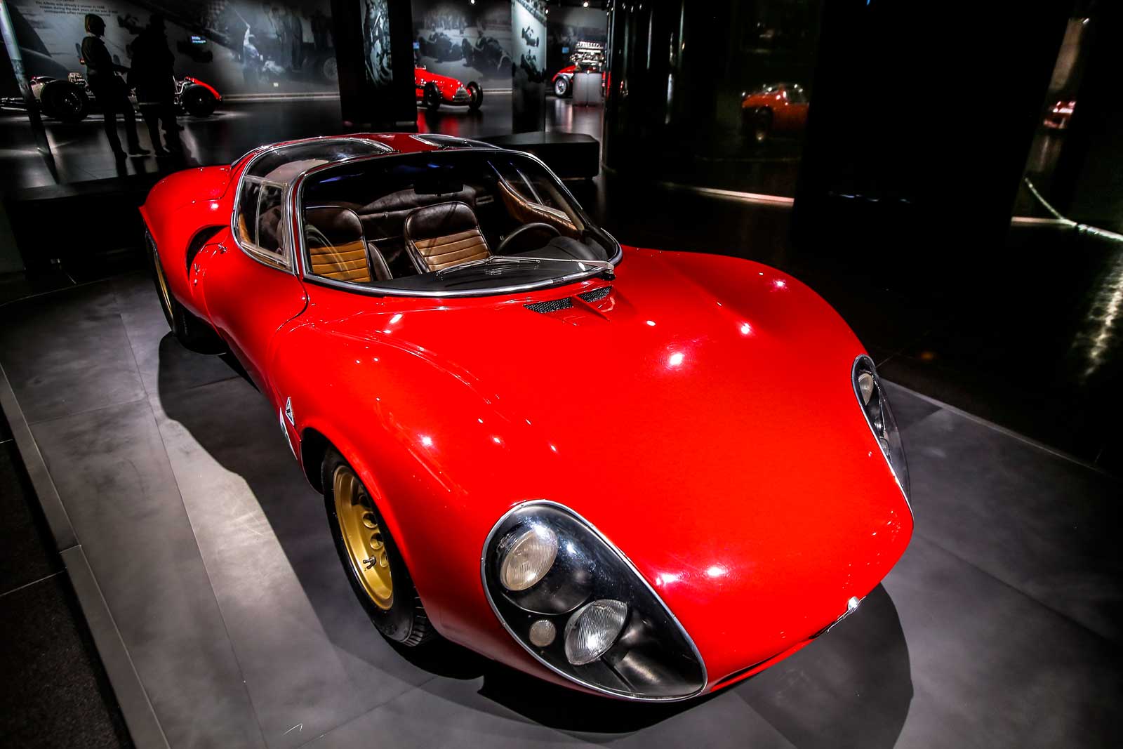 Alfa-Romeo-33-stradale-2.jpg
