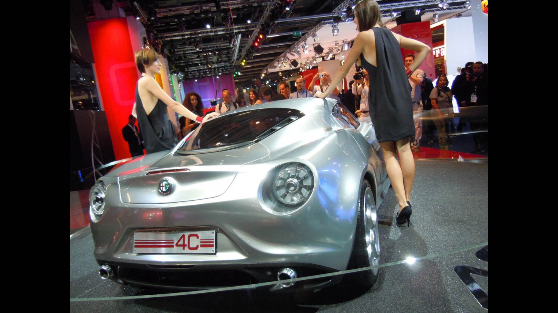 alfa-romeo-4c-unitaliana-e-due-tedesche.jpg