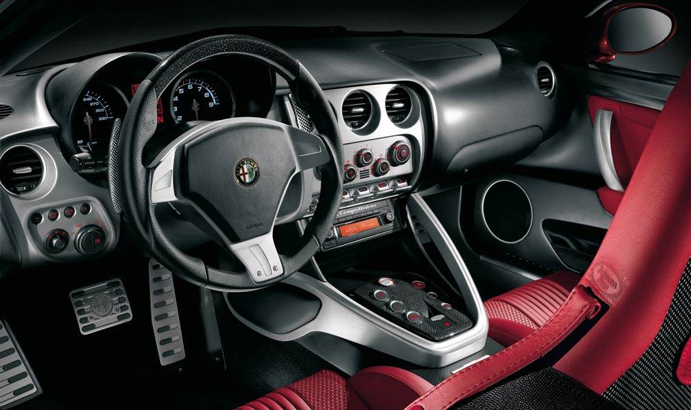 Alfa-Romeo-8C-Competizione-Interni.jpg