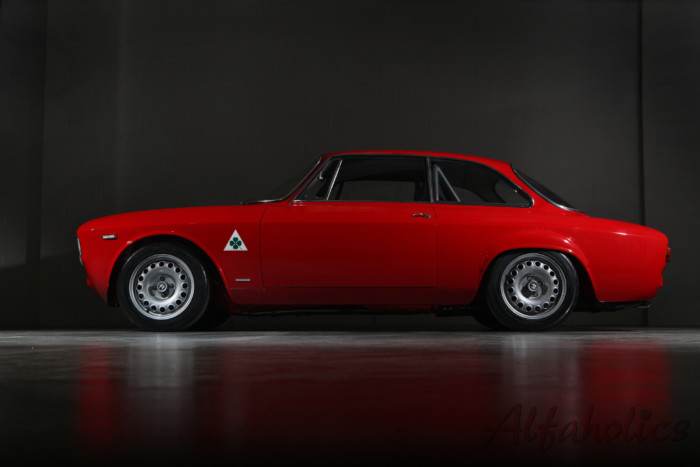Alfa-Romeo-Giulia-GTA-by-Alfaholics-bolide-eterno-8-700x467.jpg
