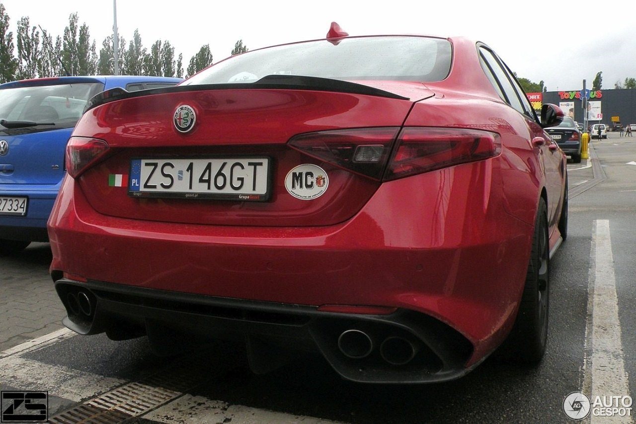 alfa-romeo-giulia-quadrifoglio-c874201072017152809_8.jpg