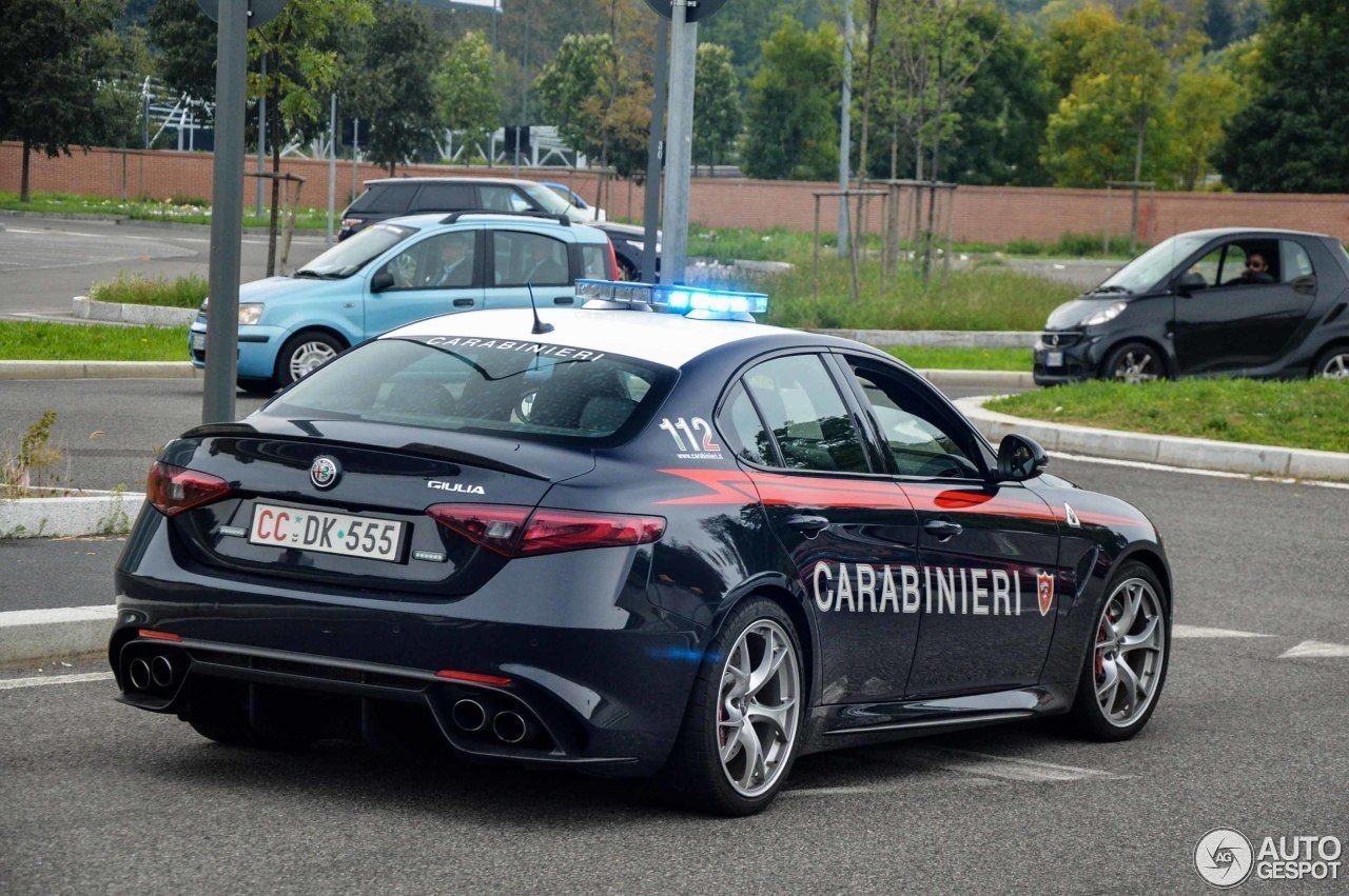 alfa-romeo-giulia-quadrifoglio-carabinieri-c138903112017185750_10.jpg