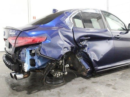 alfa-romeo-giulia-quadrifoglio-crash-1.jpg