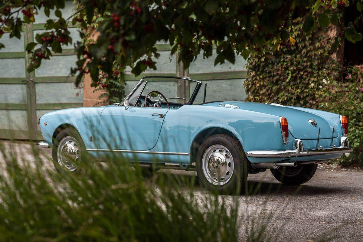 alfa-romeo-giulia-spider-by-pagoda-classics-16_full_1523023670.jpg