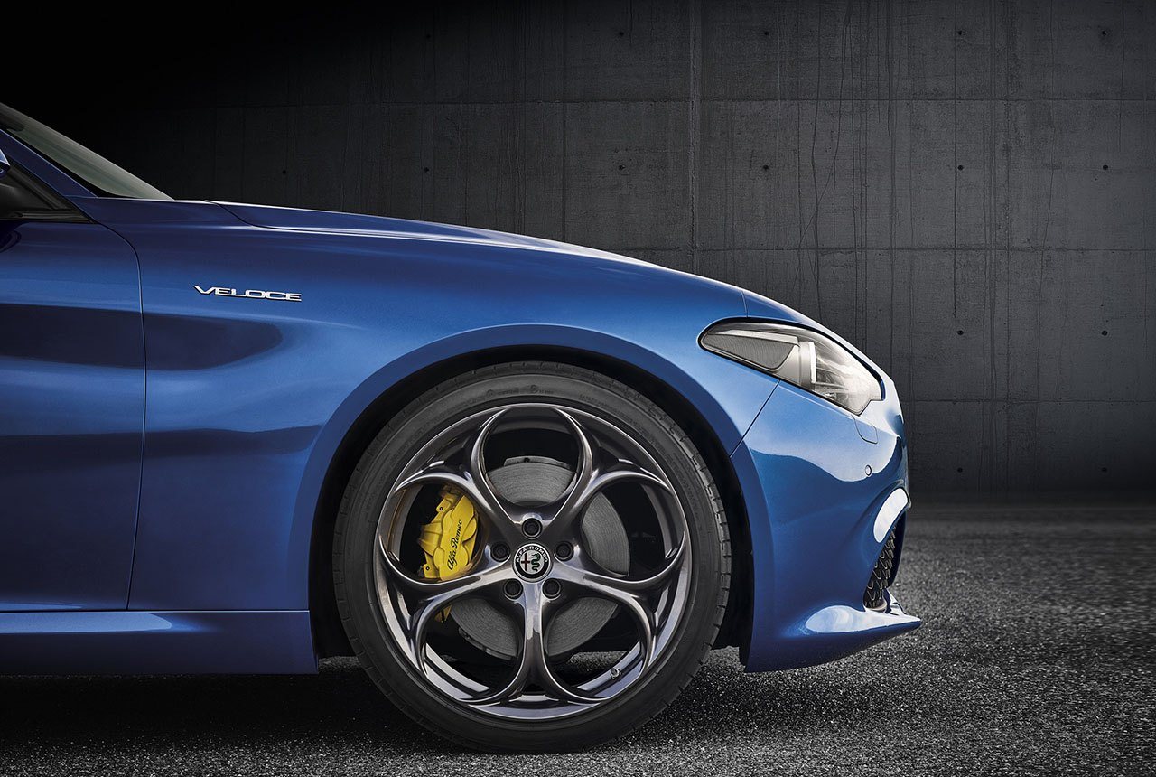 alfa-romeo-giulia-veloce-3-1601368040204103701.jpg