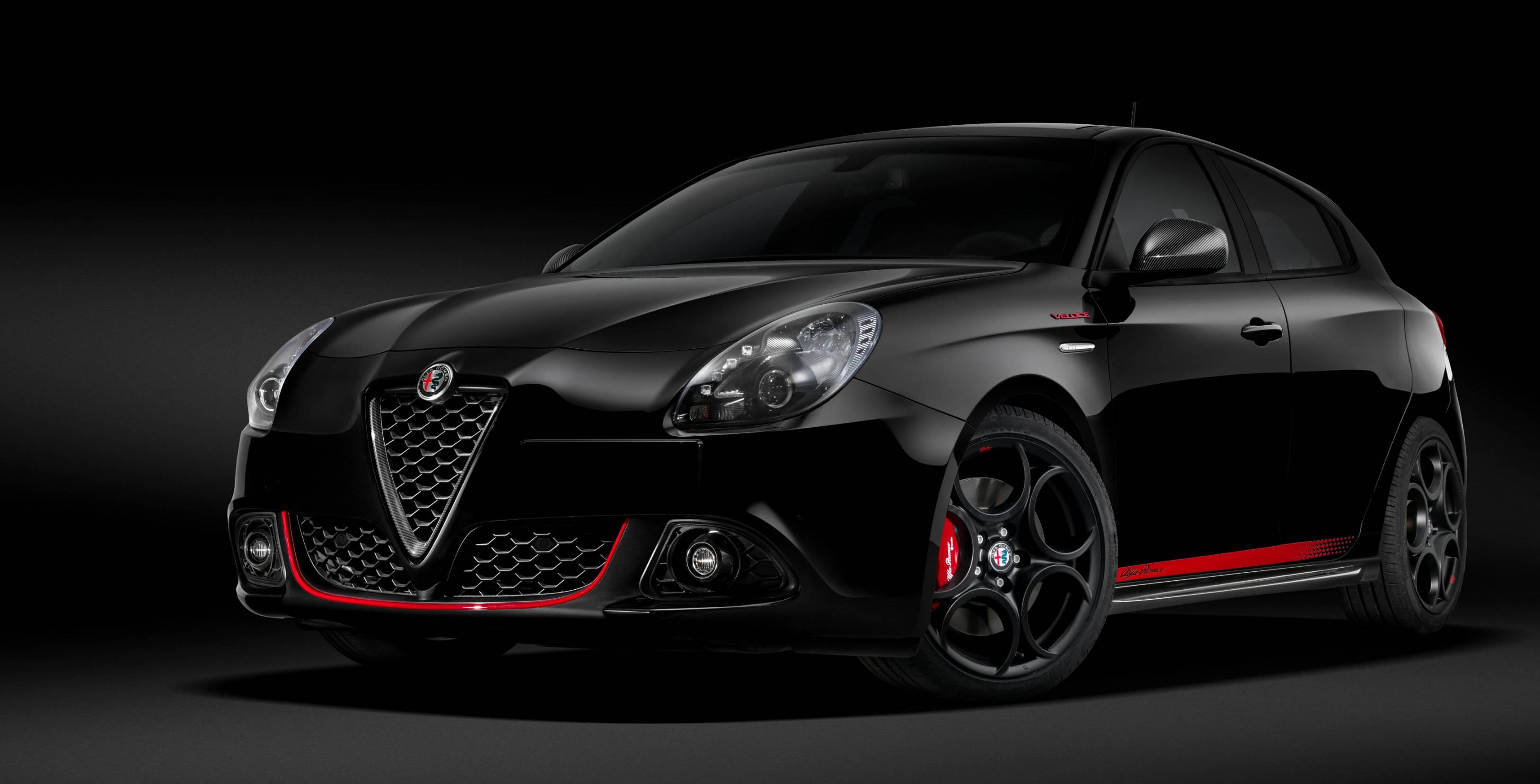 alfa-romeo-giulietta-veloce-2018-4k-black-wallpaper.jpg