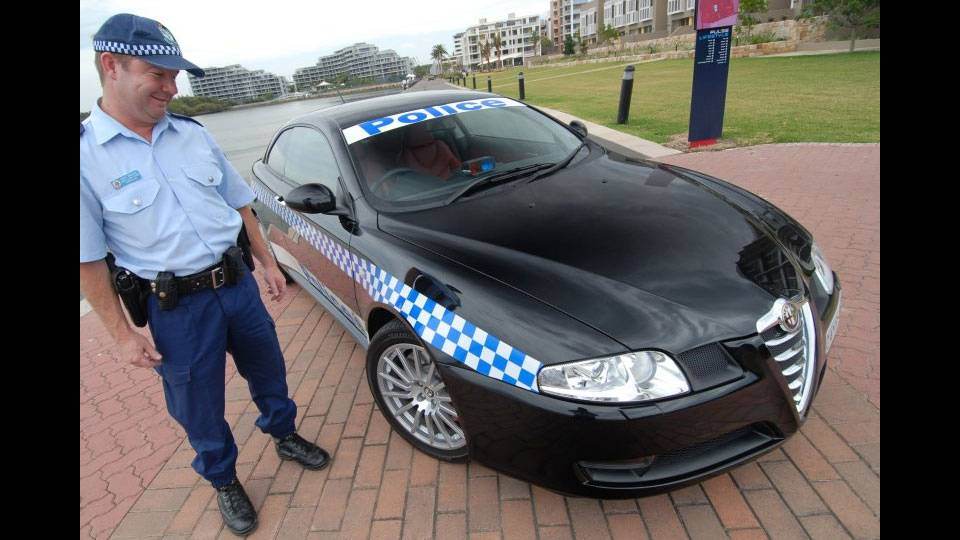 alfa-romeo-gt-alla-polizia-australiana.jpeg