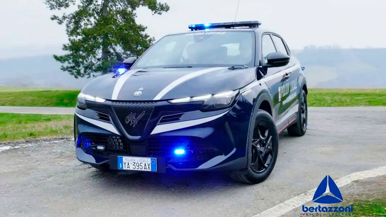 alfa-romeo-junior-della-polizia-locale.jpg