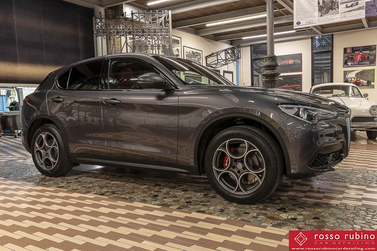 ALFA-ROMEO-STELVIO.jpg