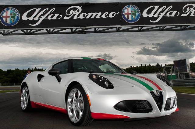 alfa-romoe-4c-sbk-safety-car.jpg