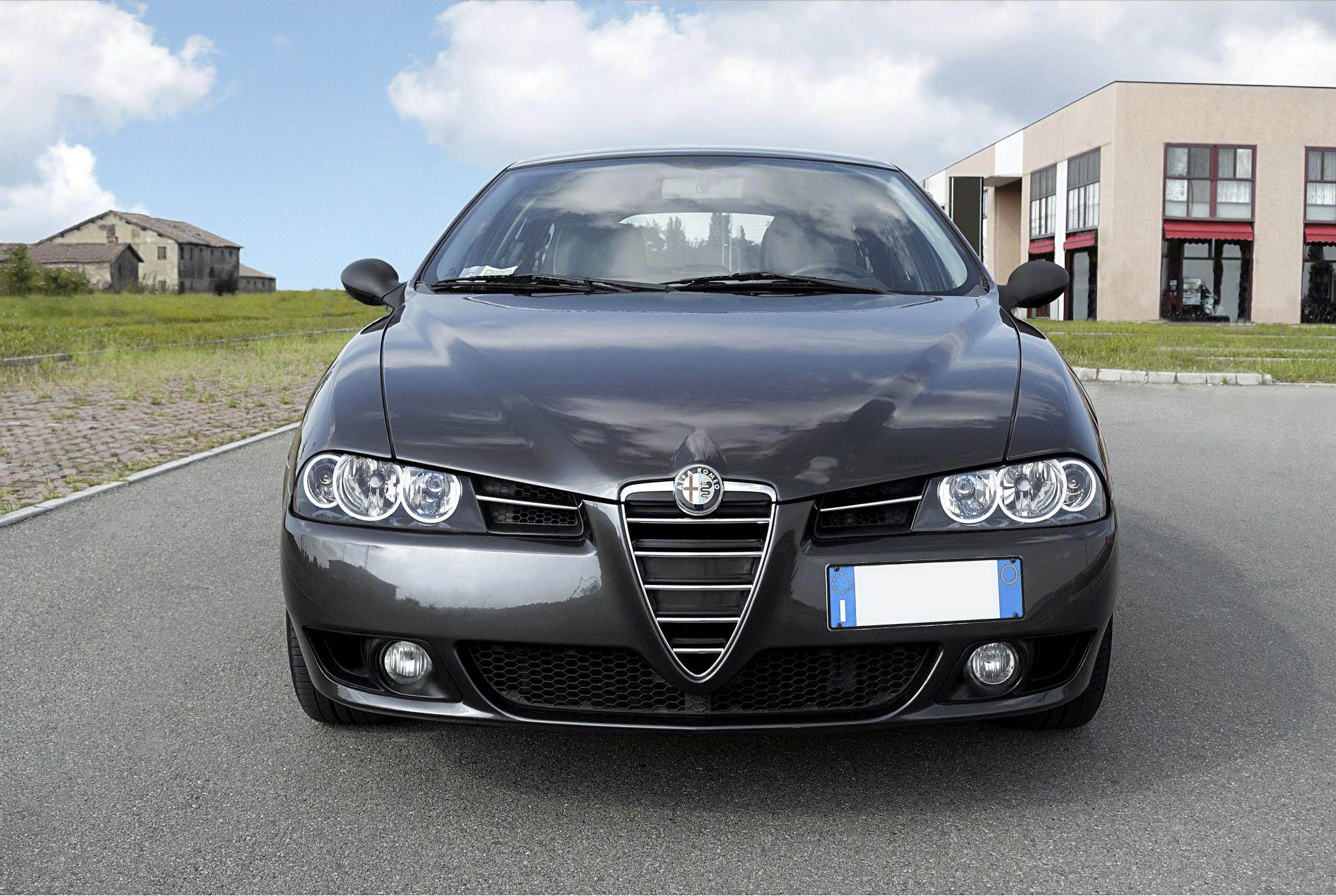 Alfa_Romeo_156_restyling_2003_(Giorgetto_Giugiaro).jpg