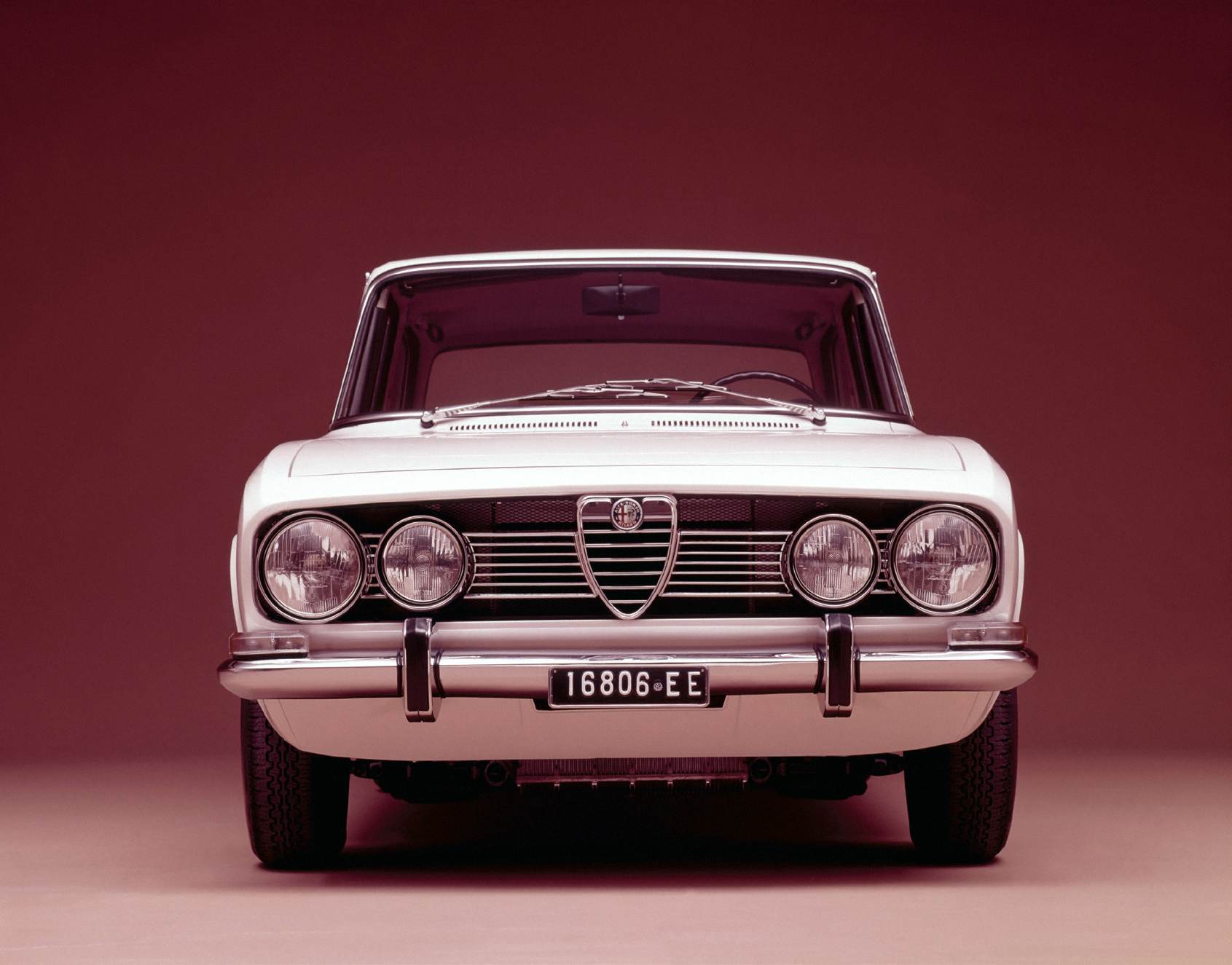 alfa_romeo_1750_berlina_6.jpeg