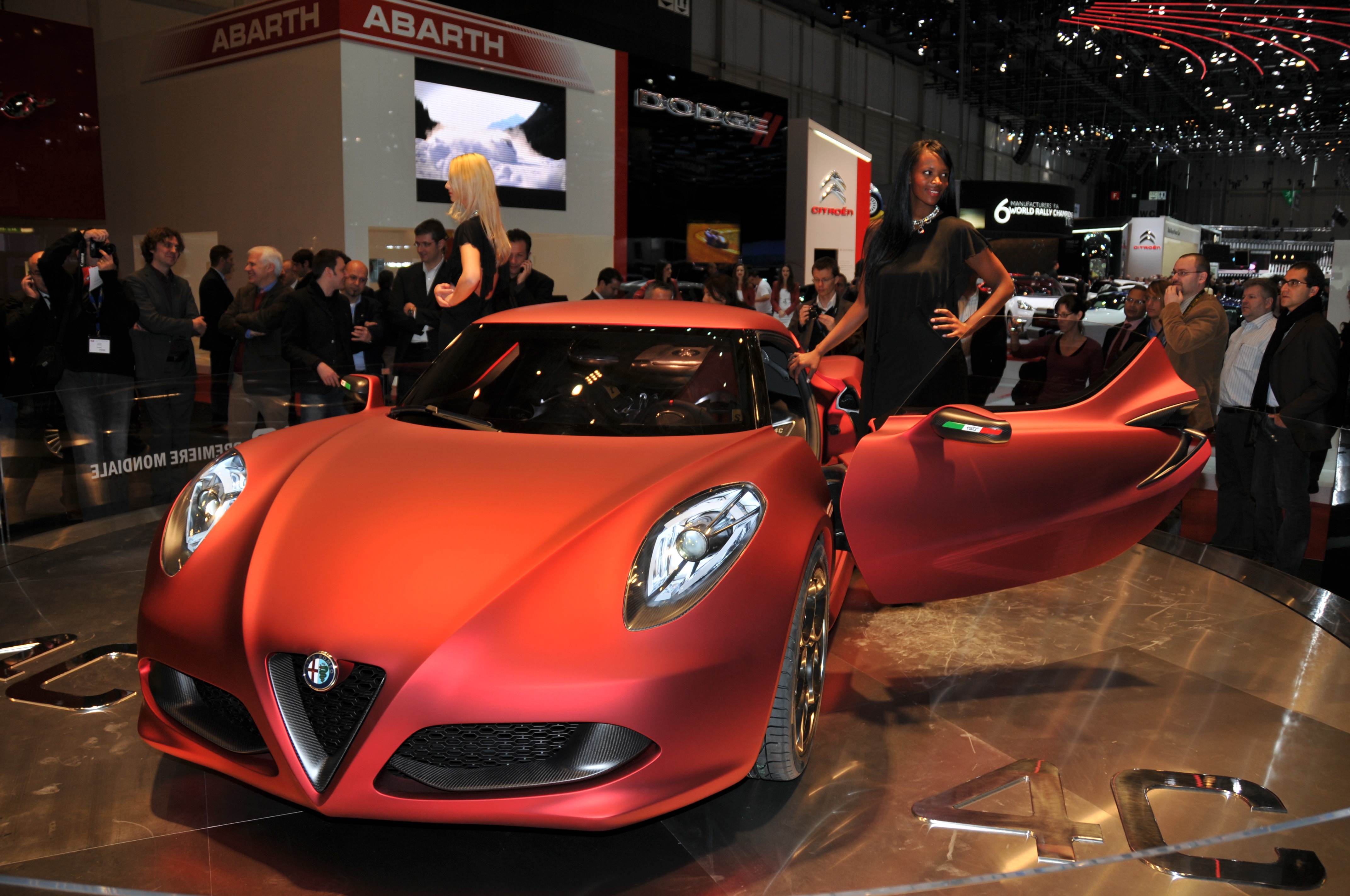 Alfa_Romeo_4C_Concept_(5488713442).jpg