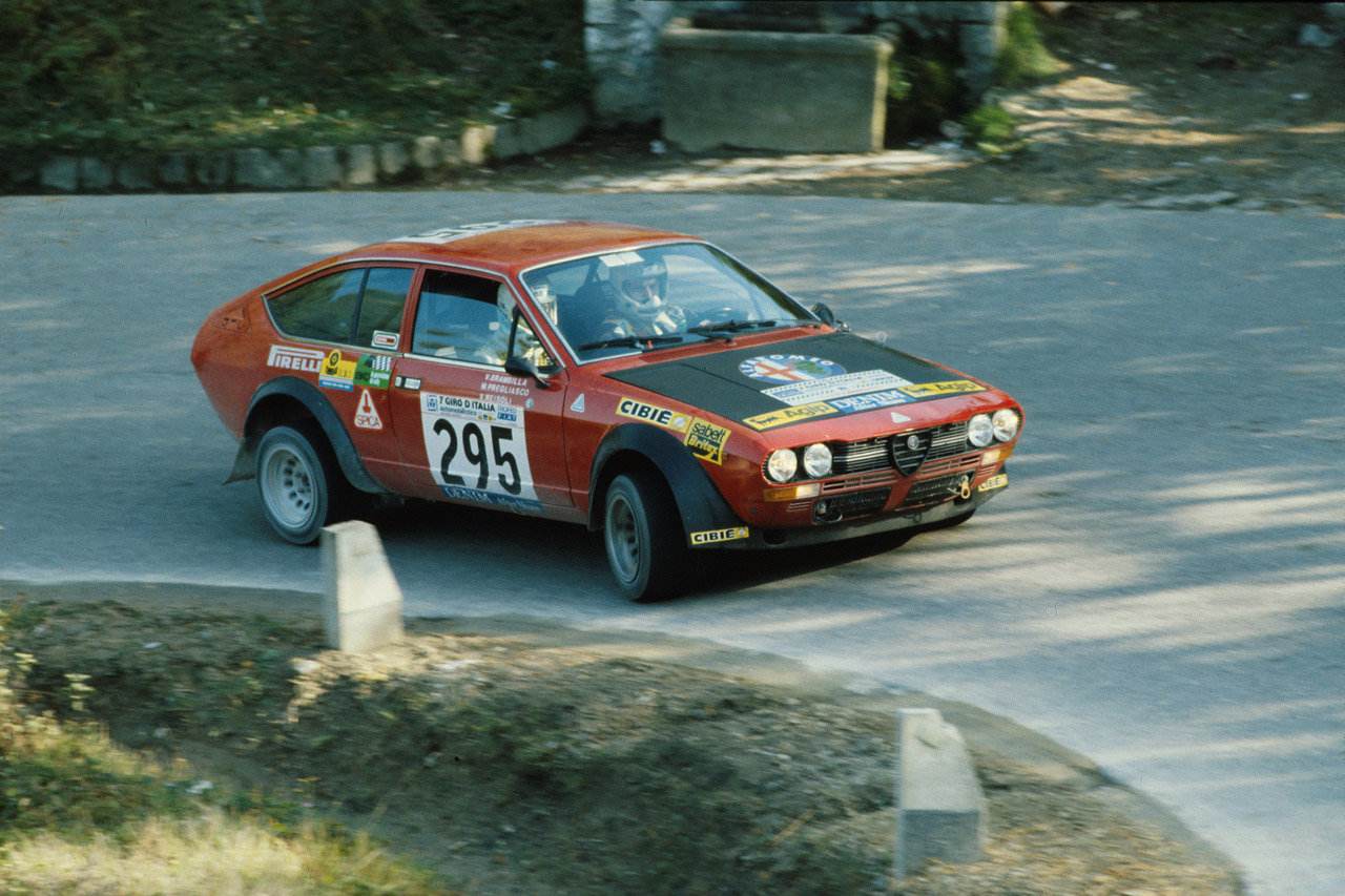 Alfa_Romeo_Alfetta_GT_-_Giro_Automobilistico_d'Italia_1979.jpg