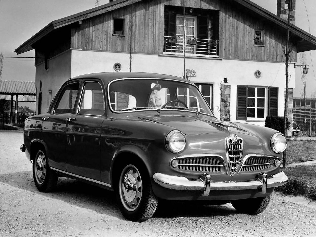 alfa_romeo_giulietta_berlina_1.jpeg