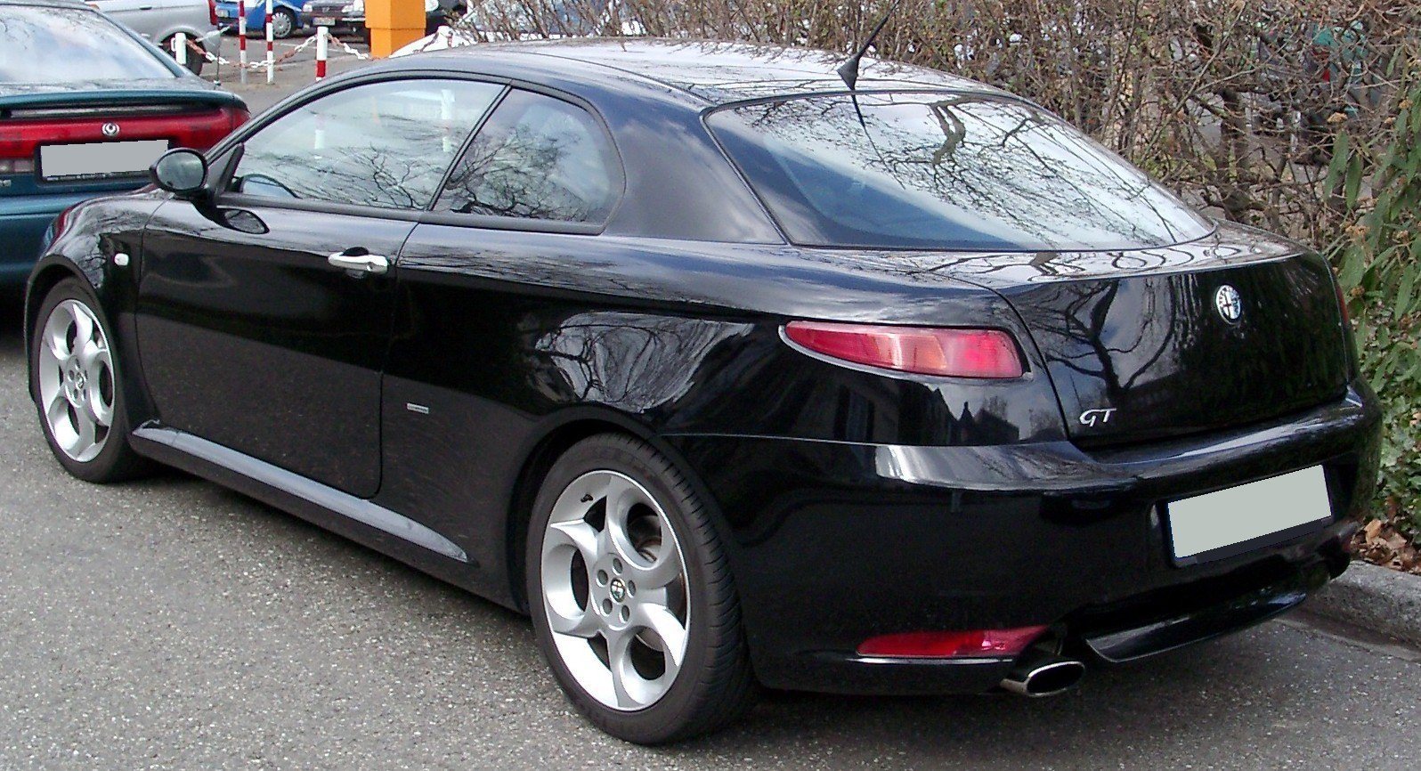 Alfa_Romeo_GT_rear_20080228.jpg