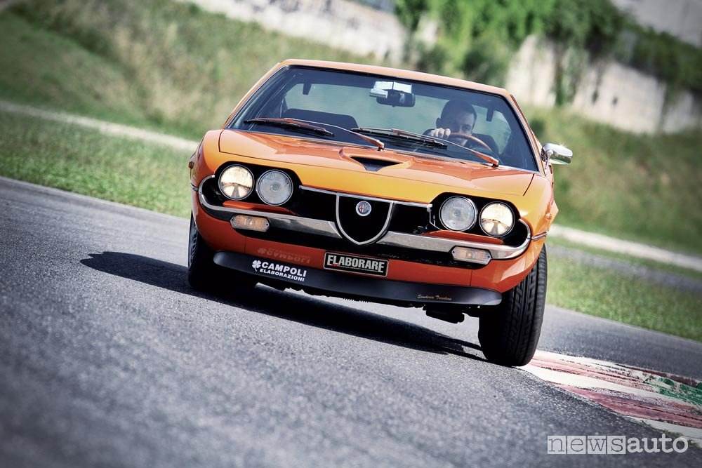Alfa_Romeo_Montreal_V8-4.jpg