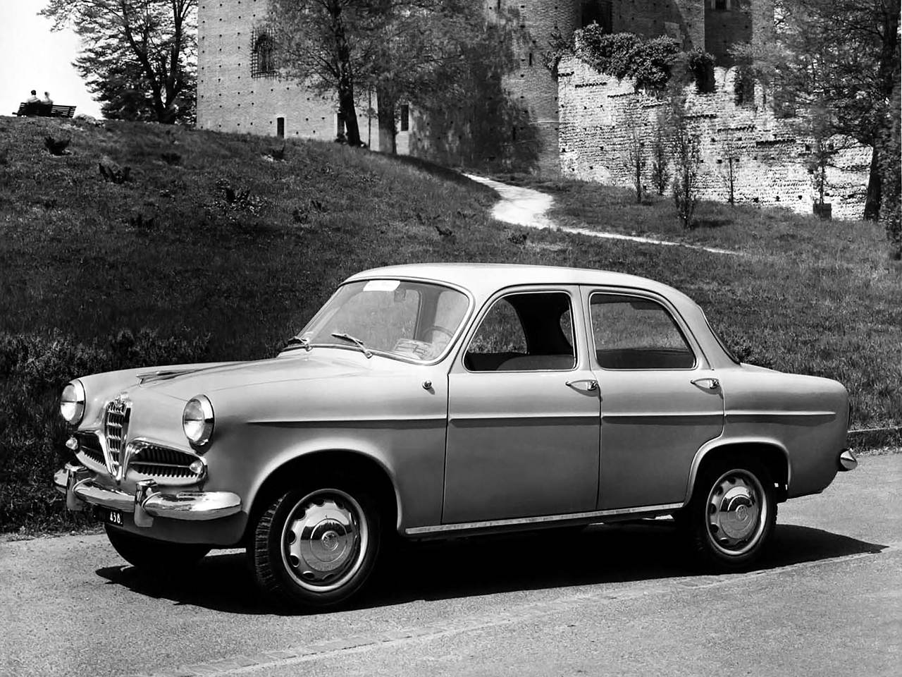 autalfa_romeo_giulietta_berlina_2.jpg