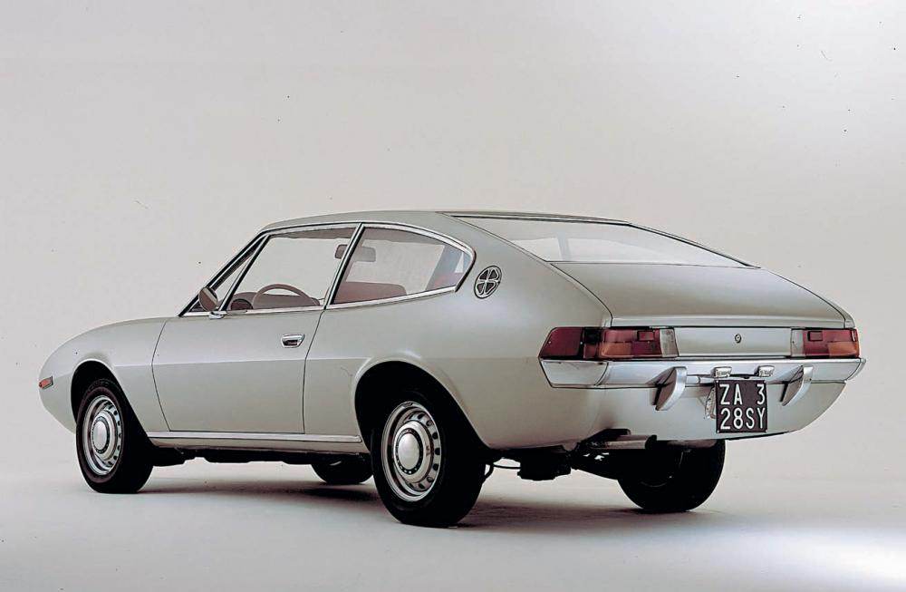 B_auto-epoca-automobilismo-epoca-alfa-romeo-1750-coupe_1.jpg