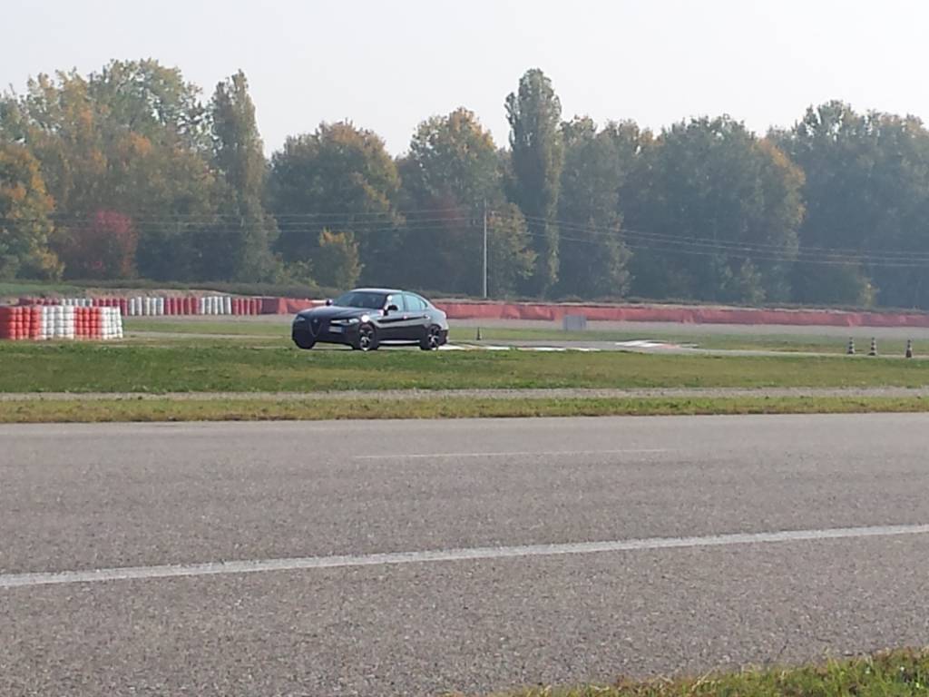 bcdd7105ad97dbdfd5ff837b76600f52.jpg