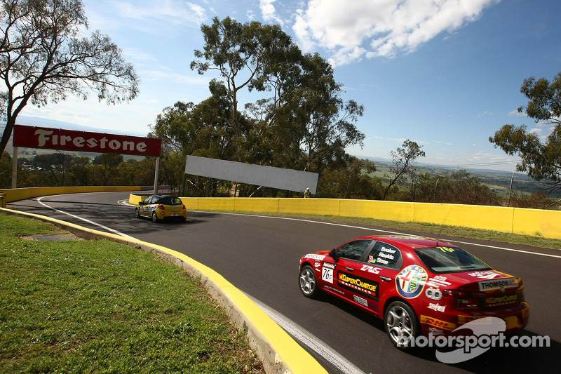 cams-bathurst-12h-2010-76-thomson-alfa-alfa-romeo-159-kean-booker-rocco-rinaldo-david-ston.jpg