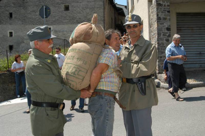 contrabbandiere-722028.jpg