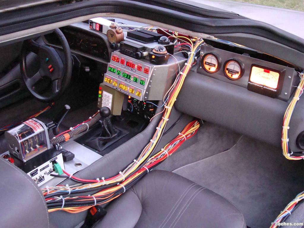 delorean_dmc-12-back-to-the-future-1985-90_r2.jpg