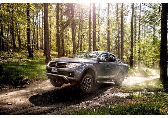 fiat-fulback-pickup-autocarro-2.jpg