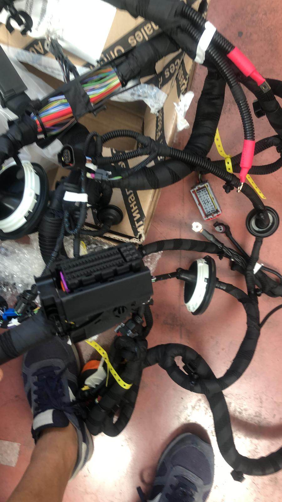 foto3_cablaggioGiulia210CV (2).jpg foto3_cablaggioGiulia210CV (2).jpg