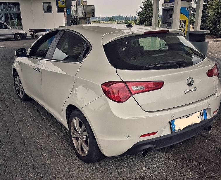 Alfa Romeo Giulietta 2 0 Jtdm2 140cv Distinctive