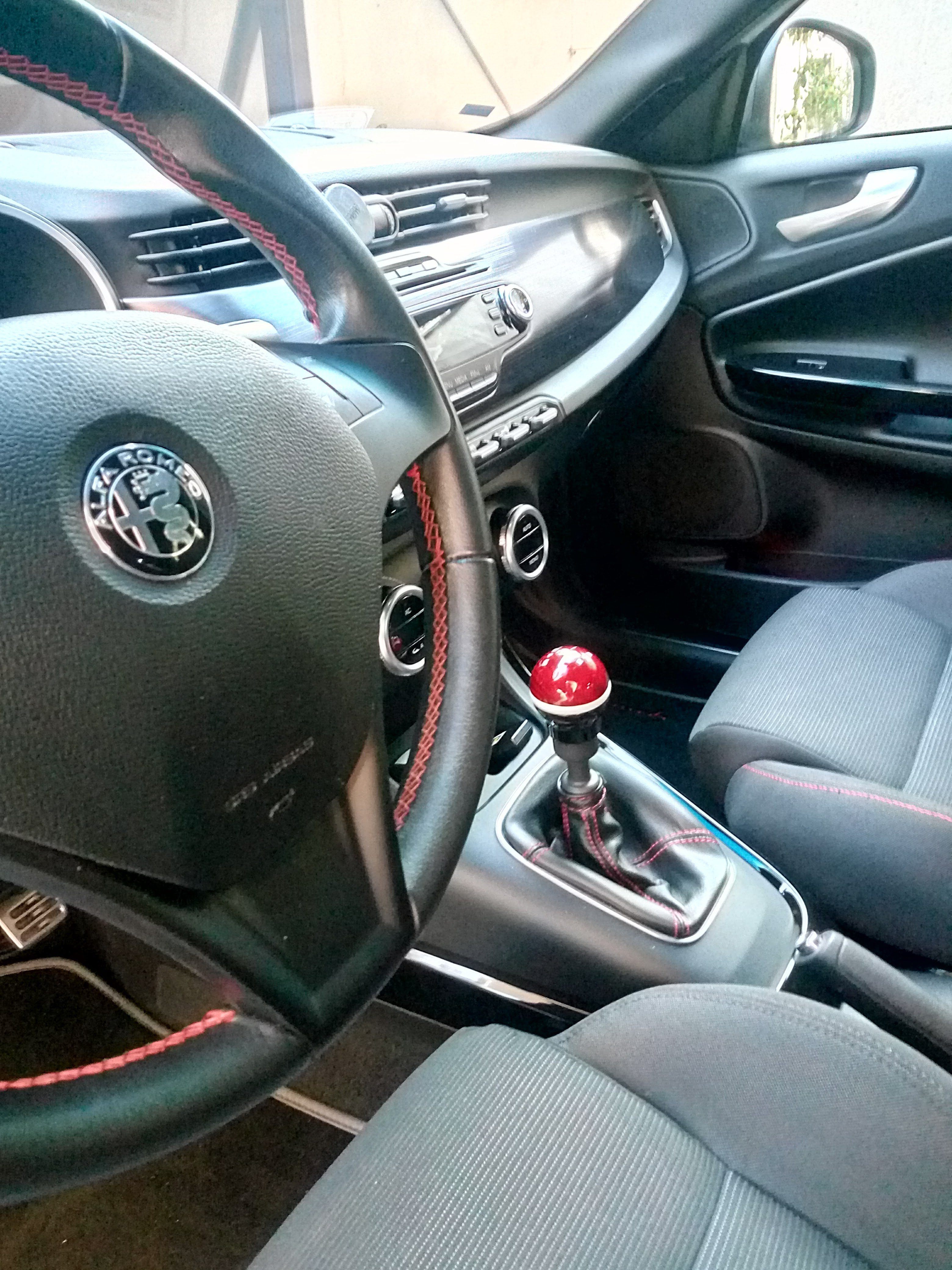 Alfa Romeo Giulietta 2 0 Jtdm2 140cv Exclusive
