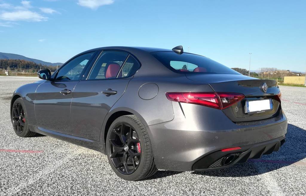 Alfa Romeo Giulia 2 2 Mjet 190cv At8 B Tech Grigio