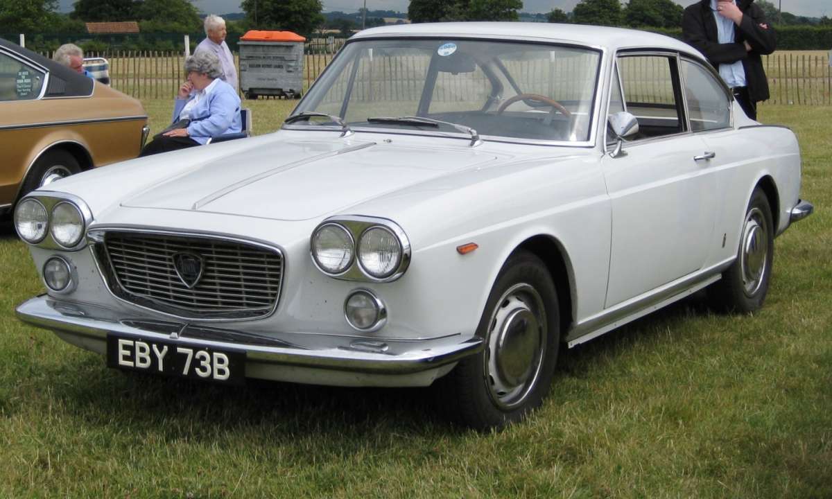 lancia-flavia-anteriore.jpg