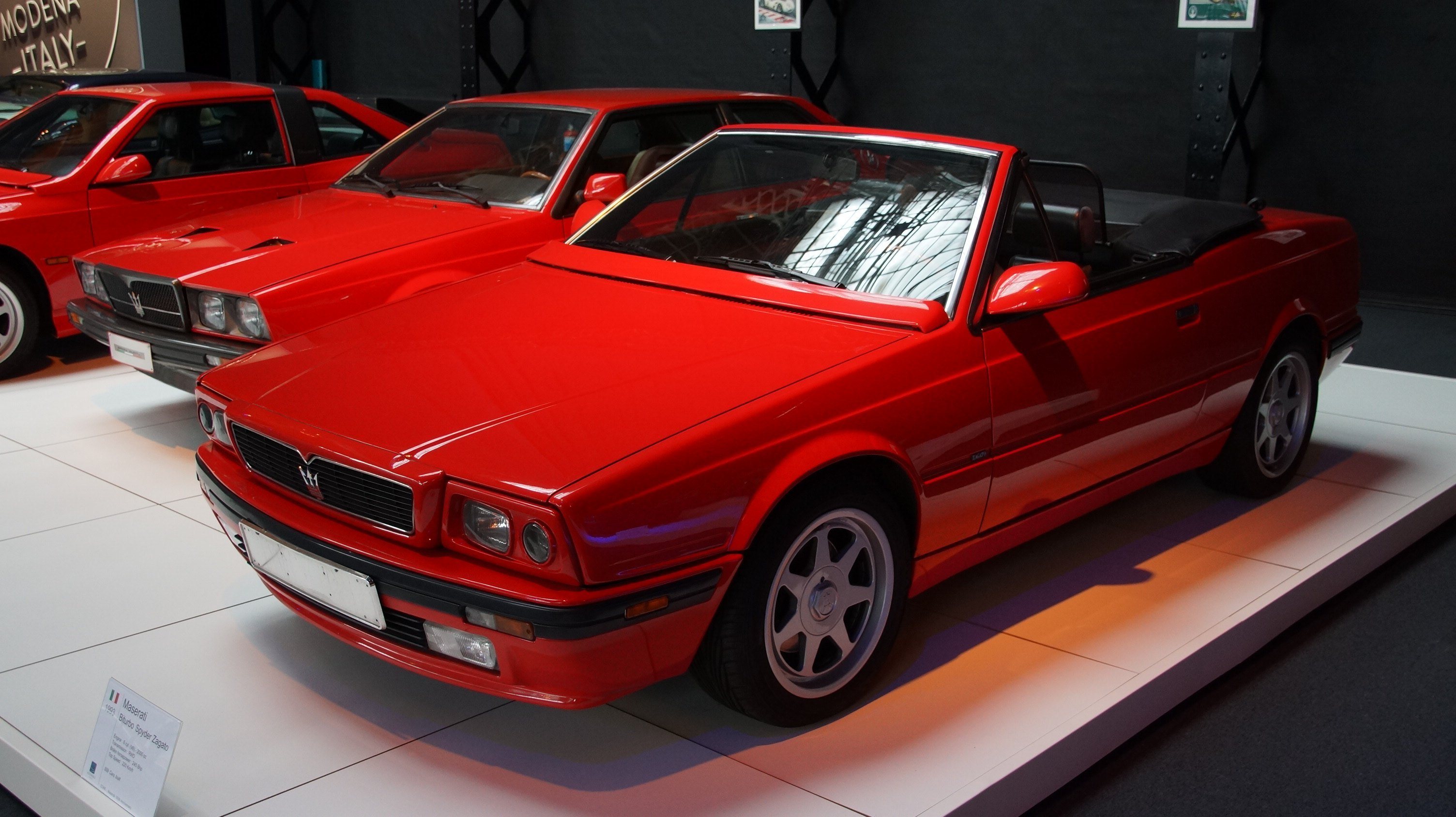 Maserati_Biturbo_Spyder_Zagato_at_the_100_Years_Maserati_show_at_Autoworld_Brussels.jpg