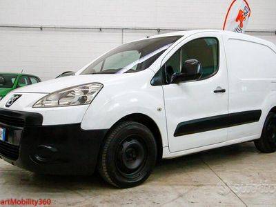 medium_baacedf6-b4c3-4a59-8bde-c120798032db_peugeot-partner-1-6-hdi-16v-90cv-l1-affaire-4p.jpg